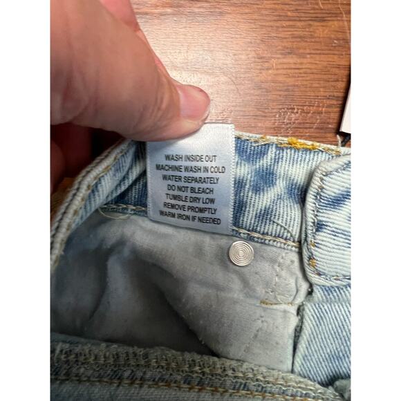 NWT Highway Jeans Light Wash High Rise Distressed Front Size 5 wide straight leg - Picture 7 of 9